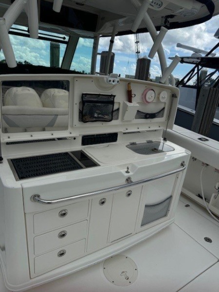 
								USA 2013 Boston Whaler 370 Outrage USD full									