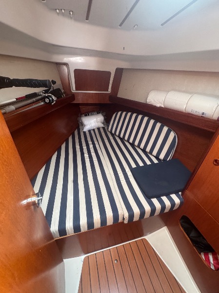 
								Grenada 2001 Beneteau Oceanis Clipper 361 USD full									